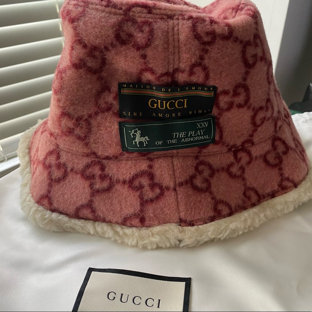 Authentic Gucci fleece wool bucket hat. - Picture 4 of 9